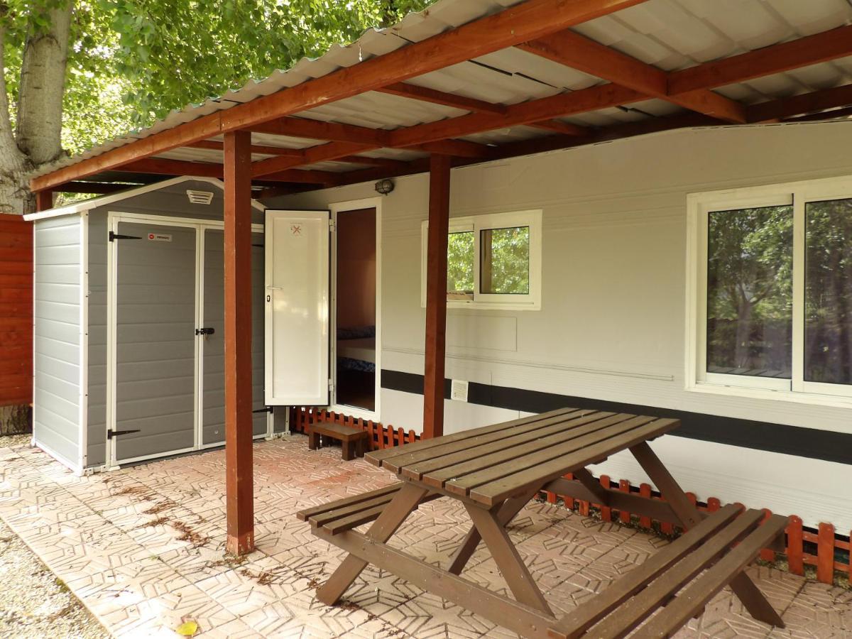 Oasis Country Park Hotel Rugat Bagian luar foto