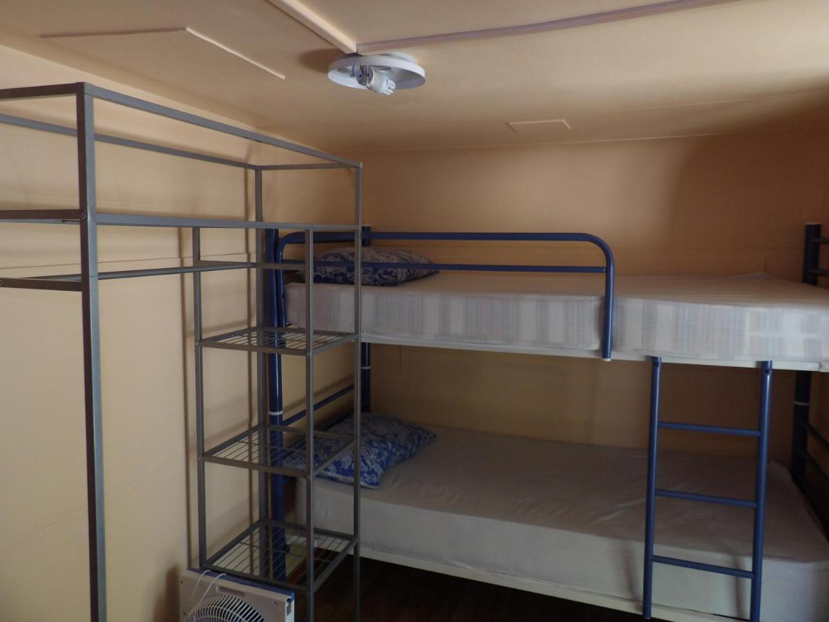Oasis Country Park Hotel Rugat Bagian luar foto