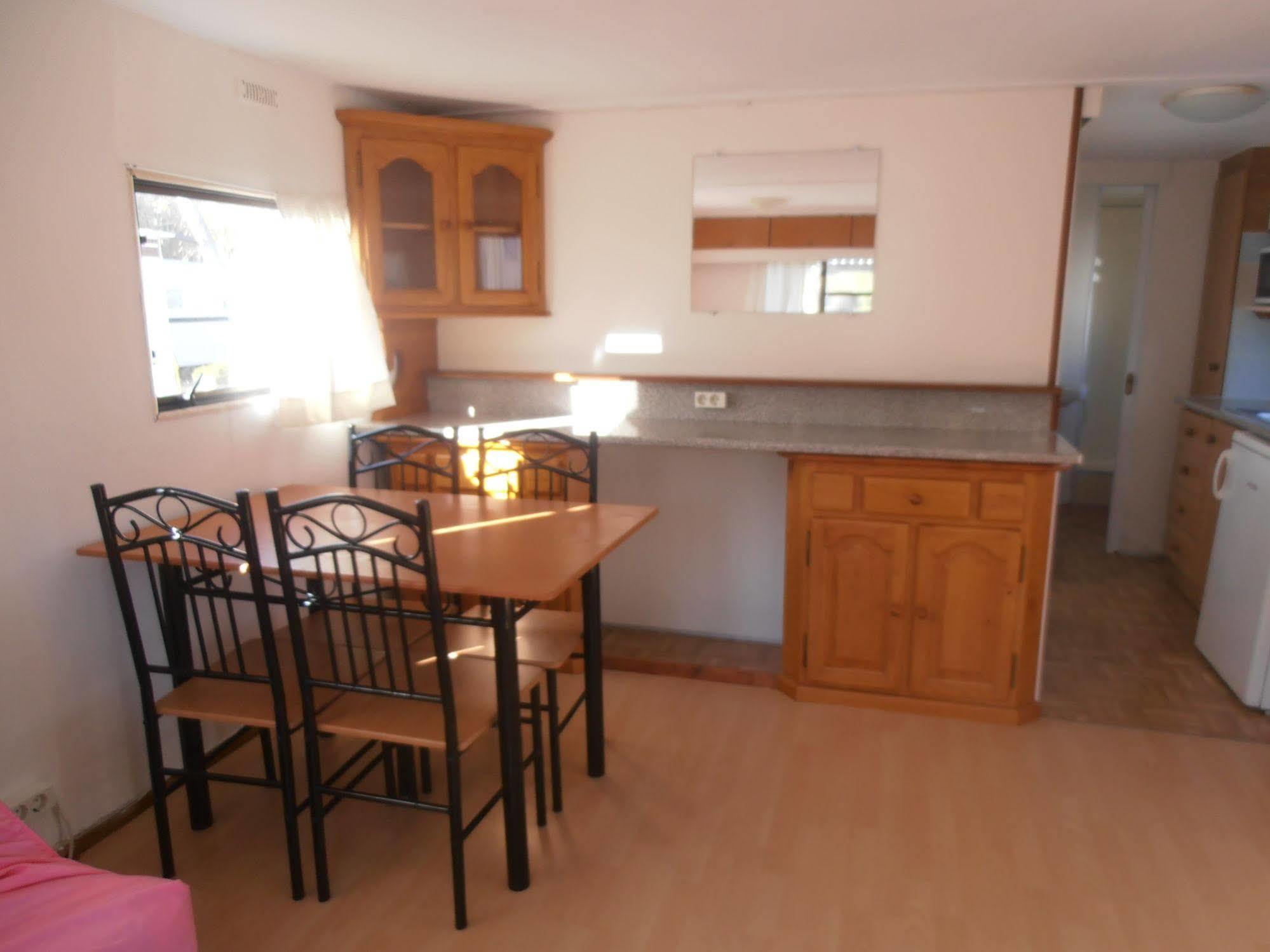 Oasis Country Park Hotel Rugat Bagian luar foto