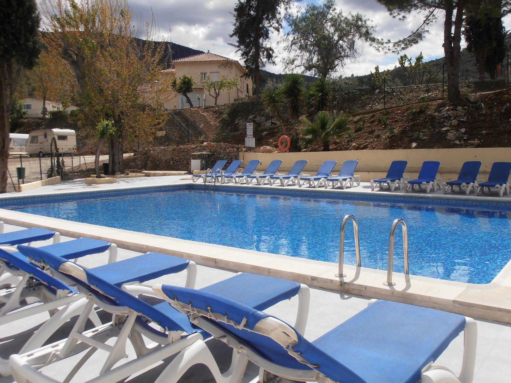 Oasis Country Park Hotel Rugat Bagian luar foto