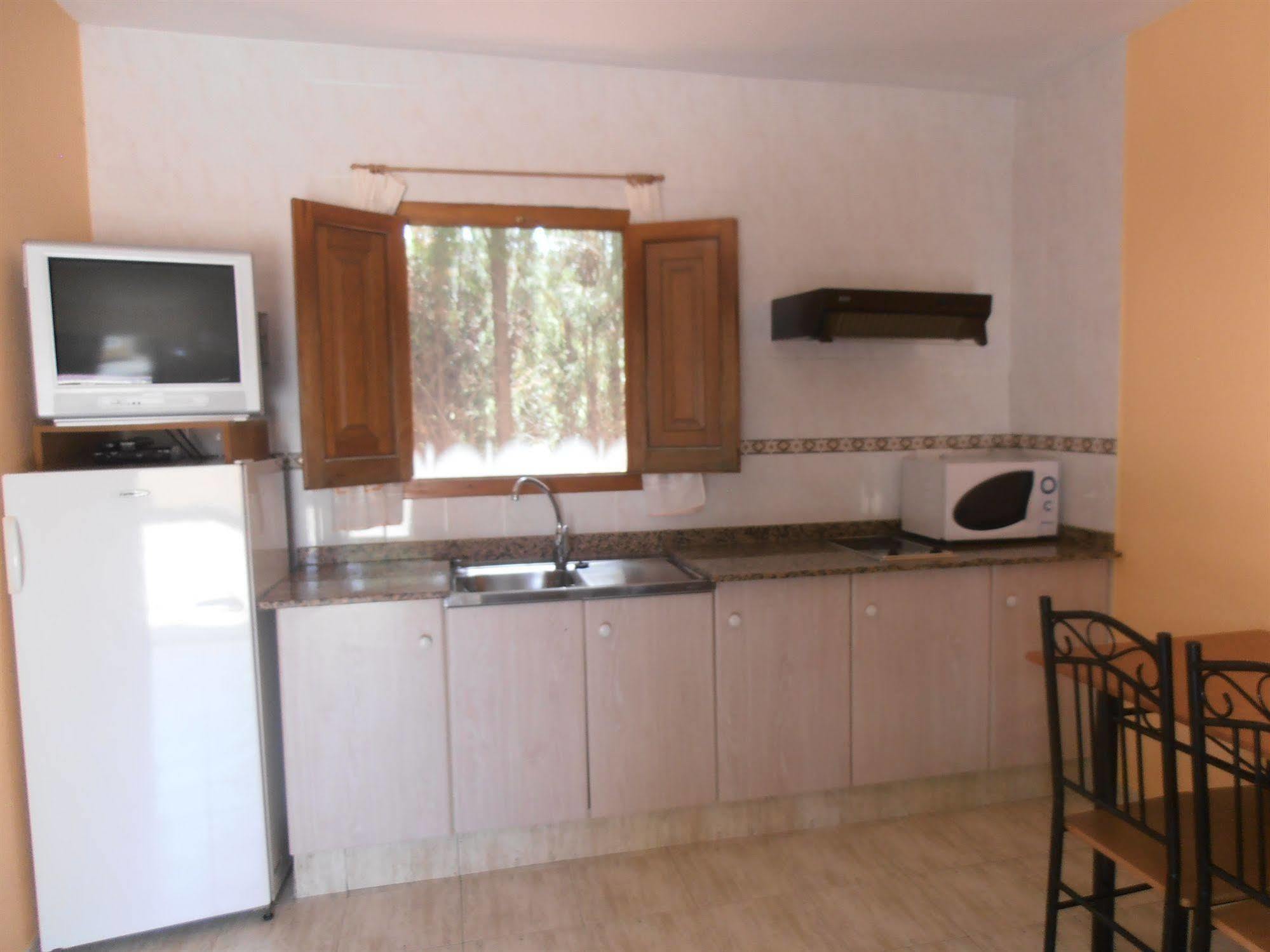Oasis Country Park Hotel Rugat Bagian luar foto